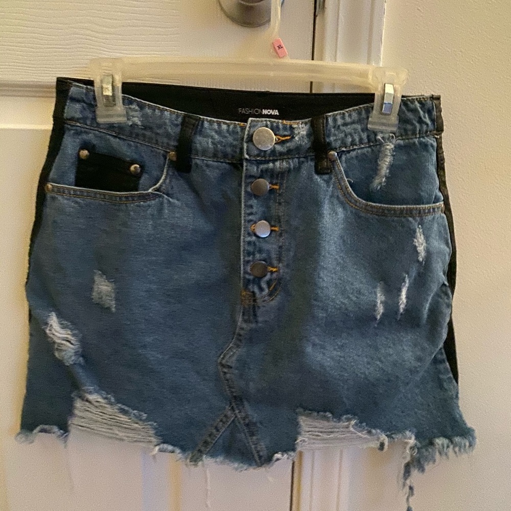 Fashion nova skirt